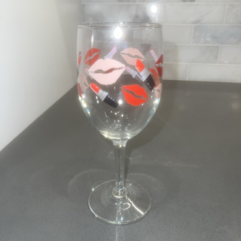 Lipstick Kiss Wine Glasses/Water Goblets ~7" Tall 10 oz. ~ EUC
